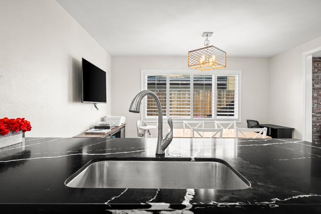 6100 Stonehand Ave, Citrus Heights, CA 95621