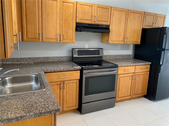 860 NW 6th Ave B, Pompano Beach, FL 33060