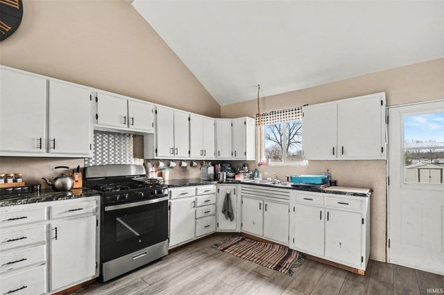 10152 County Road 2, Middlebury, IN 46540