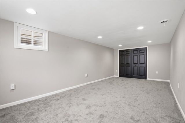 1053 Center Point Road NE, Cedar Rapids, IA 52402