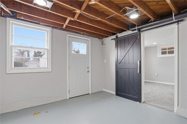 1053 Center Point Road NE, Cedar Rapids, IA 52402