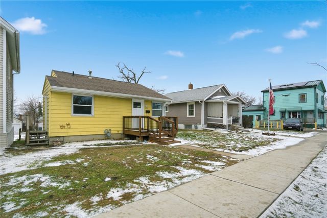 1053 Center Point Road NE, Cedar Rapids, IA 52402