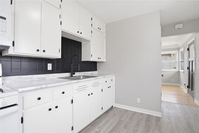 1053 Center Point Road NE, Cedar Rapids, IA 52402