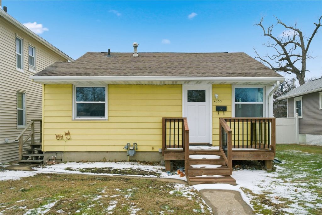 1053 Center Point Road NE, Cedar Rapids, IA 52402