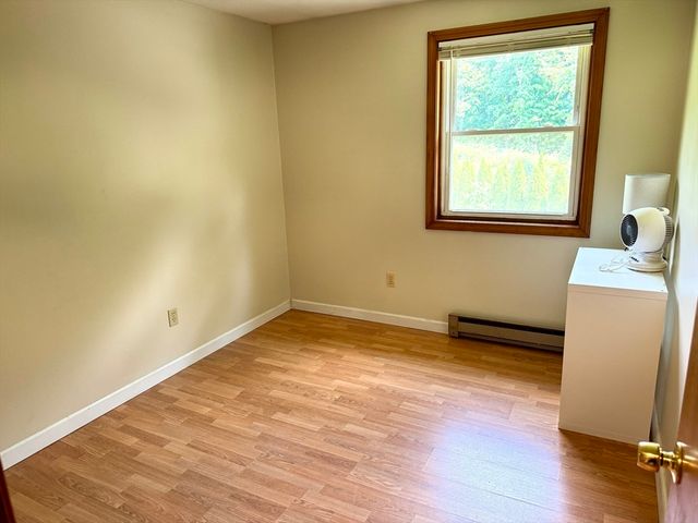 559 Pulpit Hill Rd, Amherst, MA 01002
