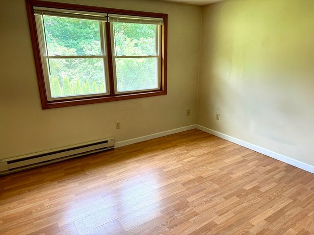 559 Pulpit Hill Rd, Amherst, MA 01002