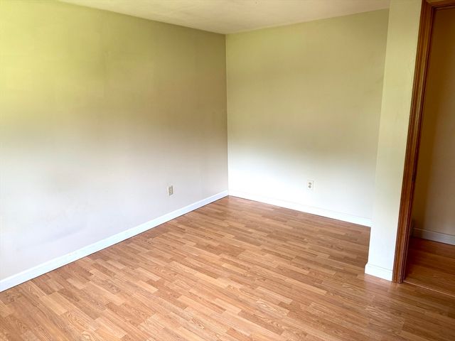 559 Pulpit Hill Rd, Amherst, MA 01002