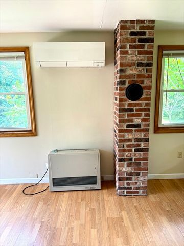 559 Pulpit Hill Rd, Amherst, MA 01002
