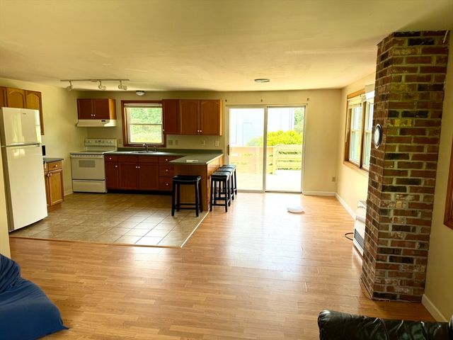 559 Pulpit Hill Rd, Amherst, MA 01002