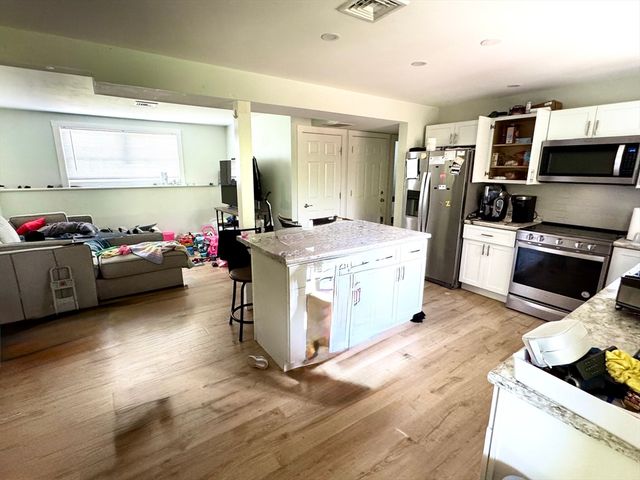 559 Pulpit Hill Rd, Amherst, MA 01002