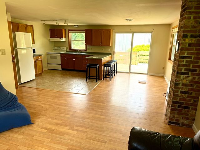 559 Pulpit Hill Rd, Amherst, MA 01002