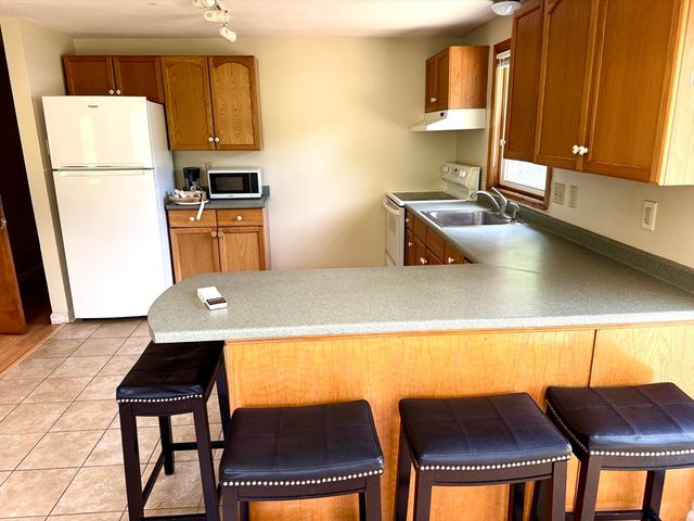 559 Pulpit Hill Rd, Amherst, MA 01002