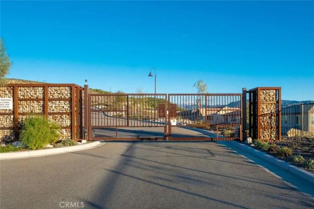 17806 Top Court, Canyon Country, CA 91350