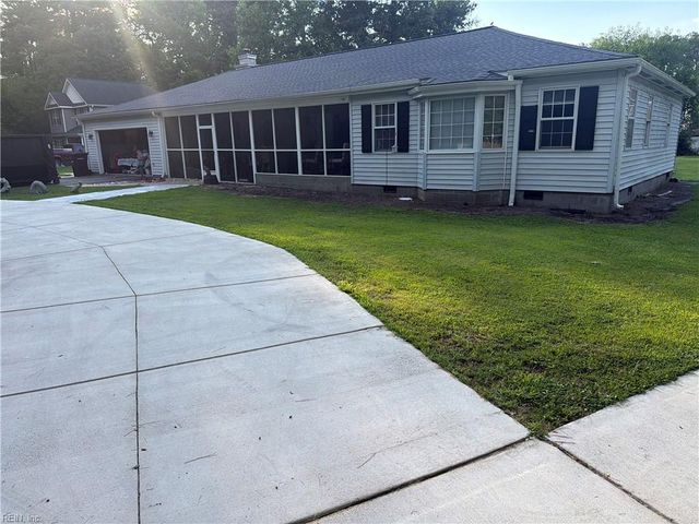 1005 Bluebird DR, Chesapeake, VA 23322