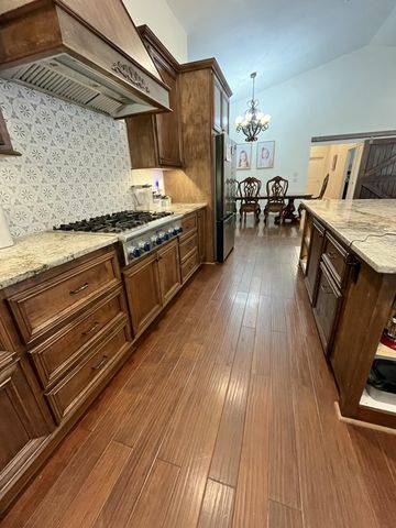 1078 N Lake Estates, Hattiesburg, MS 39402