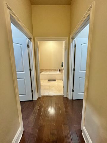 1078 N Lake Estates, Hattiesburg, MS 39402