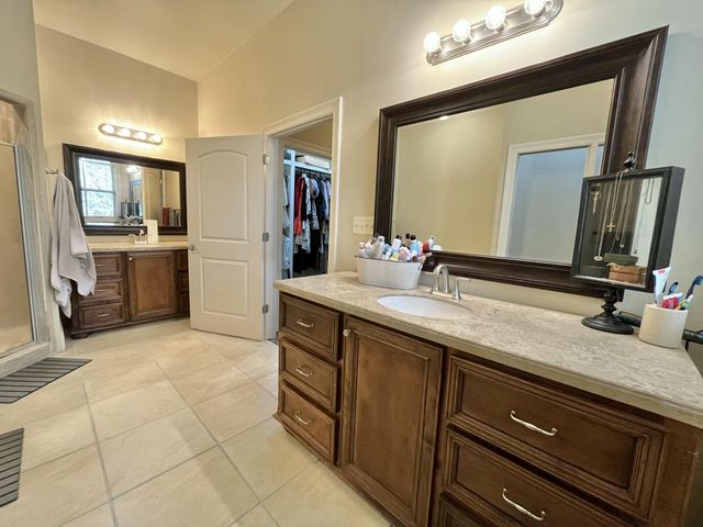 1078 N Lake Estates, Hattiesburg, MS 39402