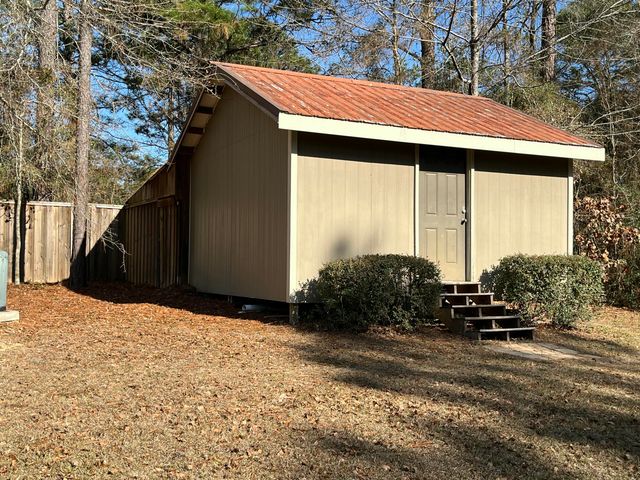 1078 N Lake Estates, Hattiesburg, MS 39402