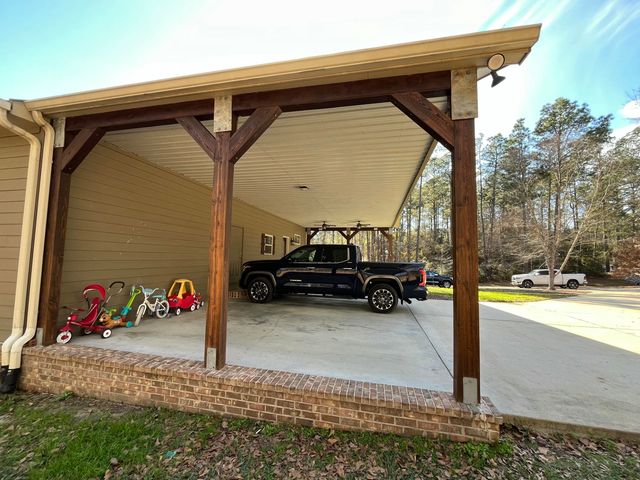 1078 N Lake Estates, Hattiesburg, MS 39402