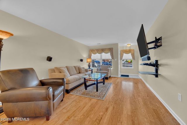 29 Whitemarsh Drive, Manalapan, NJ 07726