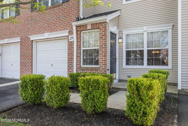 29 Whitemarsh Drive, Manalapan, NJ 07726