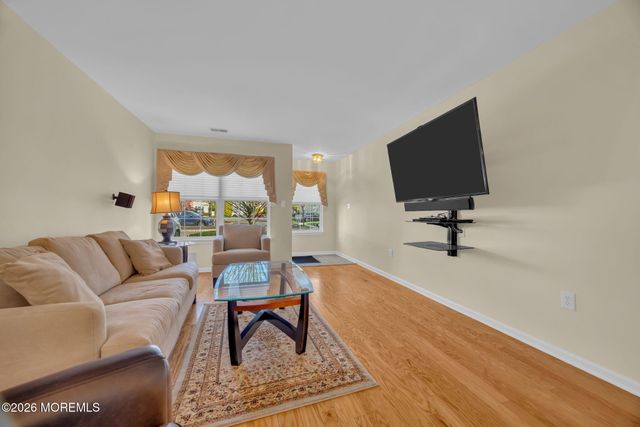 29 Whitemarsh Drive, Manalapan, NJ 07726