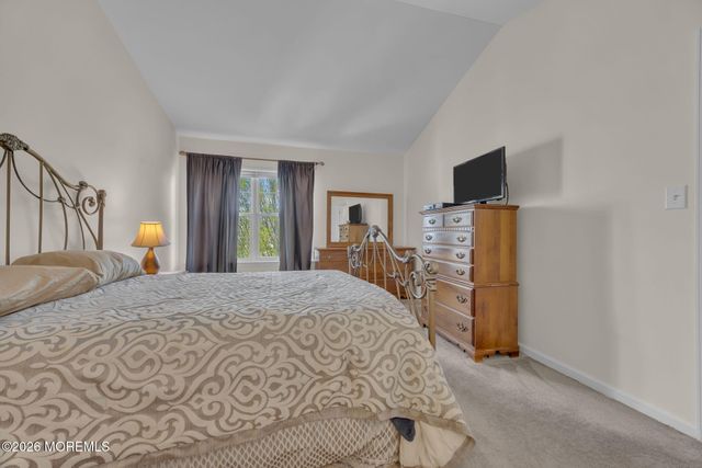 29 Whitemarsh Drive, Manalapan, NJ 07726