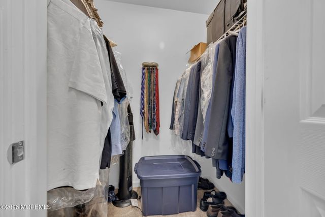 29 Whitemarsh Drive, Manalapan, NJ 07726