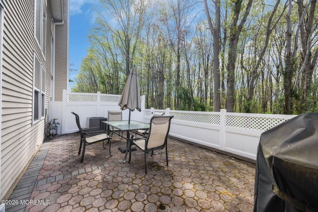 29 Whitemarsh Drive, Manalapan, NJ 07726