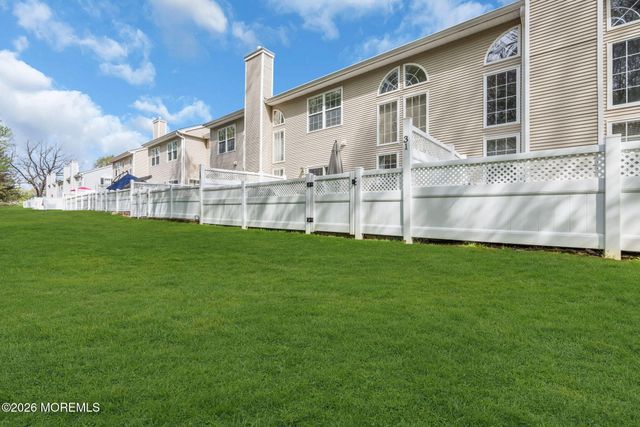 29 Whitemarsh Drive, Manalapan, NJ 07726