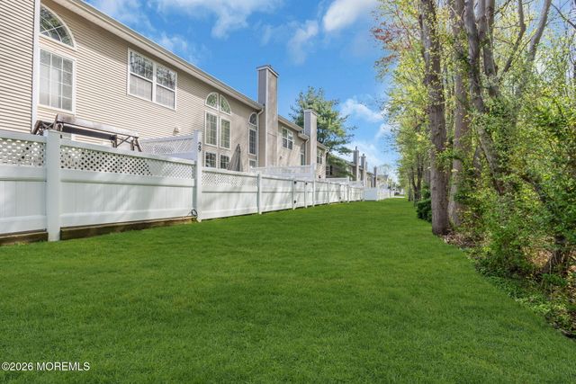 29 Whitemarsh Drive, Manalapan, NJ 07726