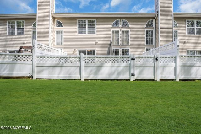 29 Whitemarsh Drive, Manalapan, NJ 07726