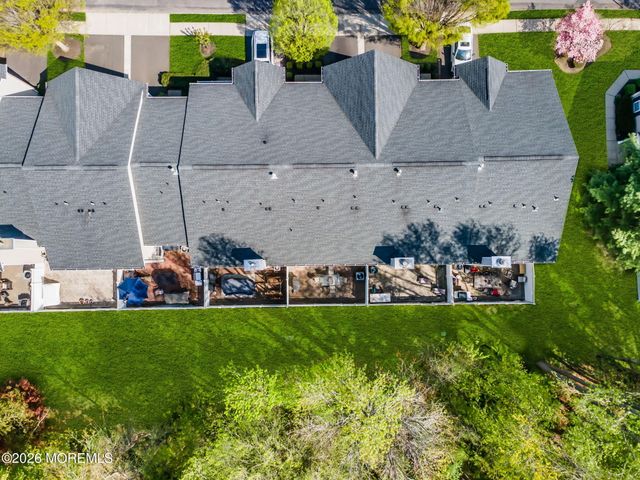 29 Whitemarsh Drive, Manalapan, NJ 07726