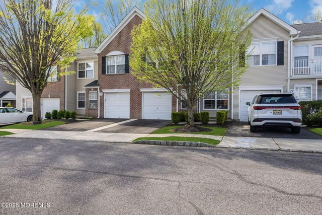 29 Whitemarsh Drive, Manalapan, NJ 07726