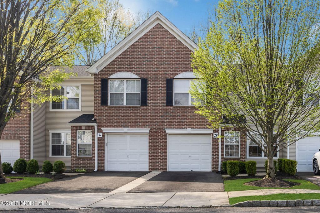 29 Whitemarsh Drive, Manalapan, NJ 07726