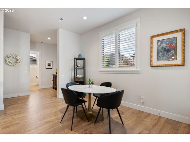 16561 Sw BOTANY BAY Ln, Portland, OR 97224