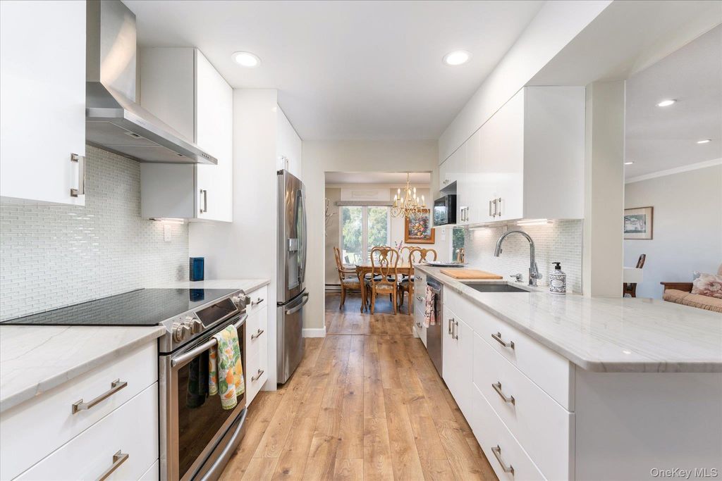 1102 Gotham Path, Saint James, NY 11780 — photo 4