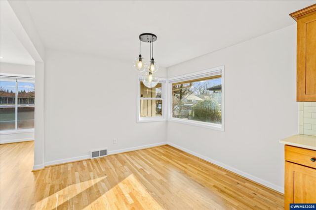 1093 Icel Ct NE, Salem, OR 97301