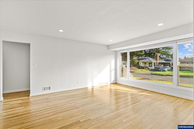 1093 Icel Ct NE, Salem, OR 97301