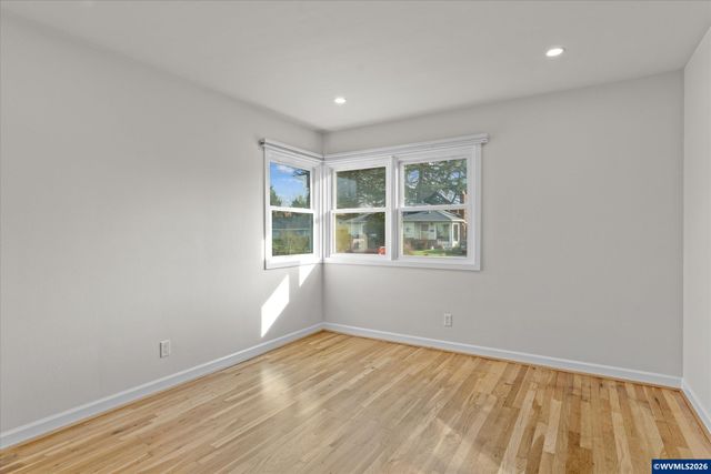 1093 Icel Ct NE, Salem, OR 97301