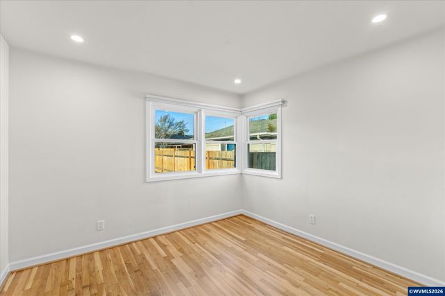 1093 Icel Ct NE, Salem, OR 97301