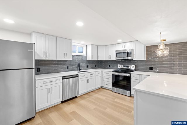 1093 Icel Ct NE, Salem, OR 97301