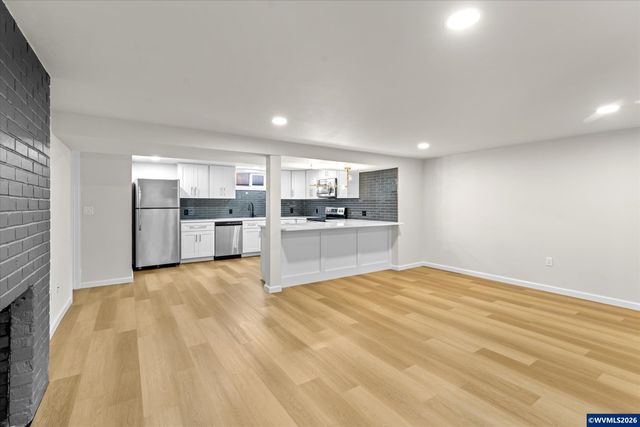 1093 Icel Ct NE, Salem, OR 97301