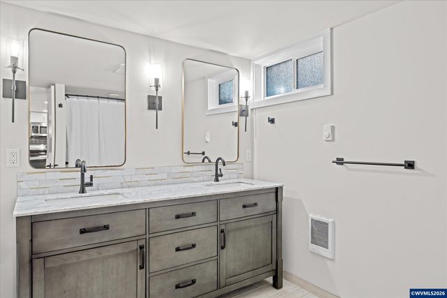 1093 Icel Ct NE, Salem, OR 97301