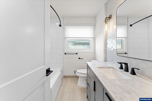 1093 Icel Ct NE, Salem, OR 97301