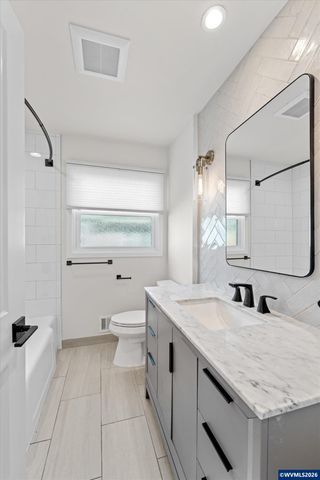 1093 Icel Ct NE, Salem, OR 97301