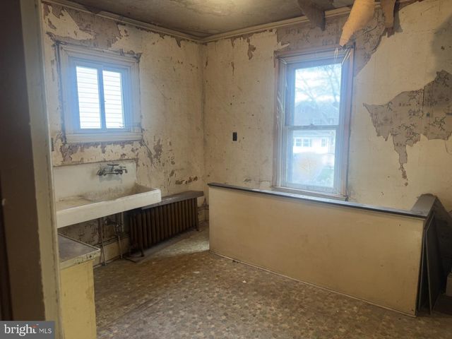 201-203 N FRONT ST, Minersville, PA 17954