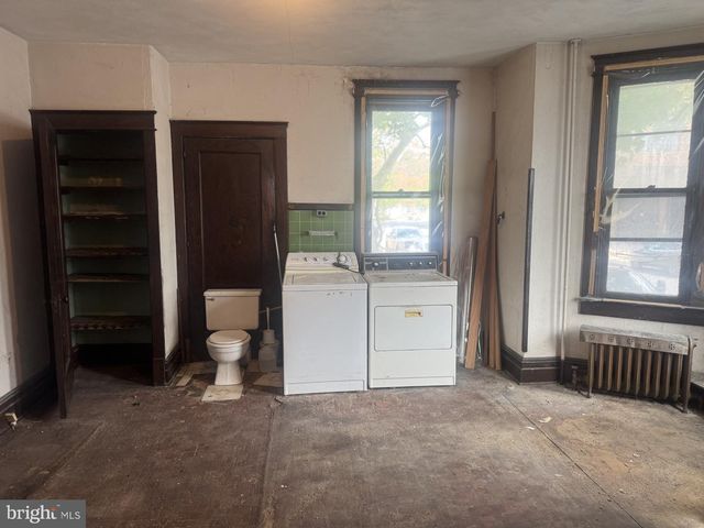 201-203 N FRONT ST, Minersville, PA 17954