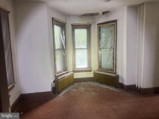 201-203 N FRONT ST, Minersville, PA 17954