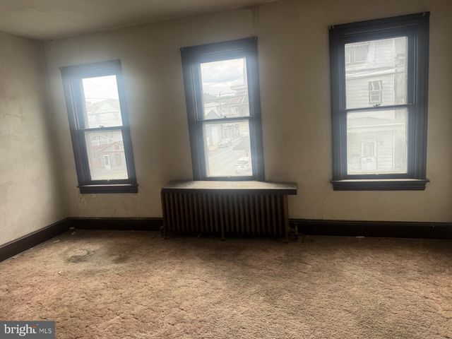 201-203 N FRONT ST, Minersville, PA 17954